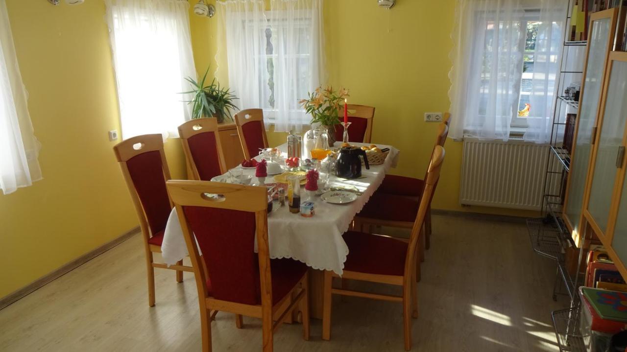 Privatzimmer Lehmann Kottmar エクステリア 写真